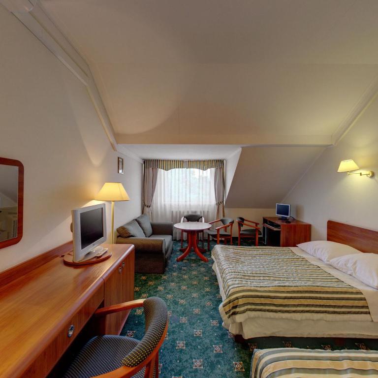 Hotel Twins II Warsaw Room photo